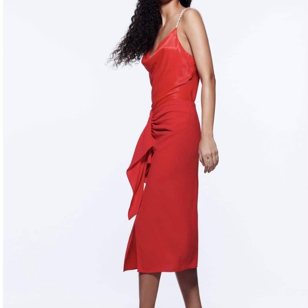 ❤️‍🔥ASYMMETRICAL PEARL TOP❤️‍🔥 RED